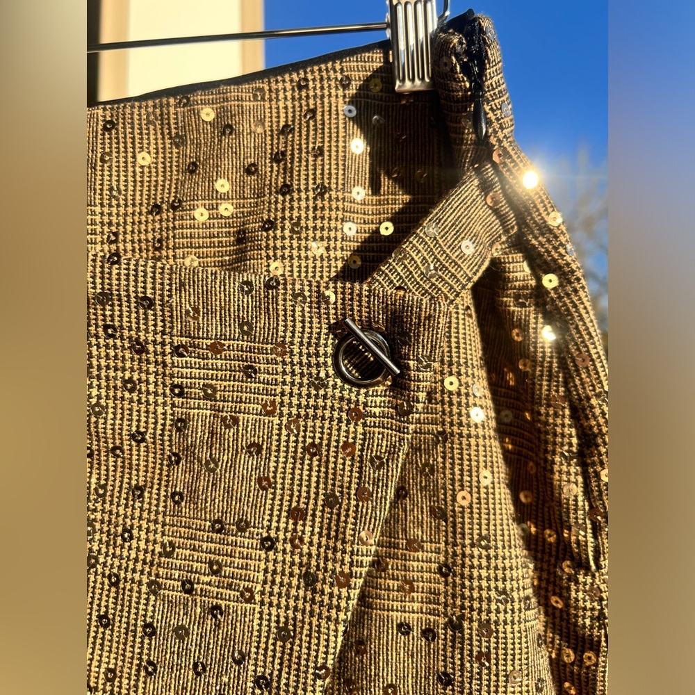 🆕 DKNY Gold Metallic Sequin Wrap Mini Skirt Size 8 Asymmetrical Holiday Party - Picture 10 of 16